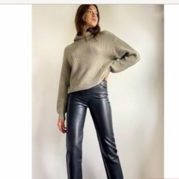 Rampage leather high-rise pants with classic 5-pocket design.  Size 7 - Picture 1 of 6